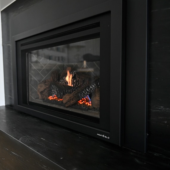 DAL_BargainMansions_E307_Soapstone_S601_hearth_11web