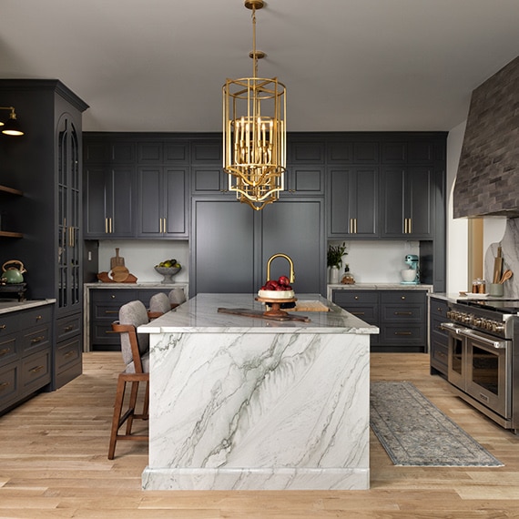 DAL_BargainMansions_E602_Q015_RD23_Kitchen_04crop