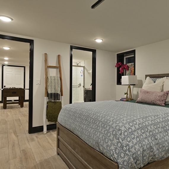 DAL_BargainMansions_Episode_302_08_11web