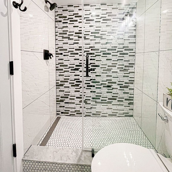 DAL_LauraBeverlin_ShowerTransformation_After_Lavaliere_UptownGlass_11web