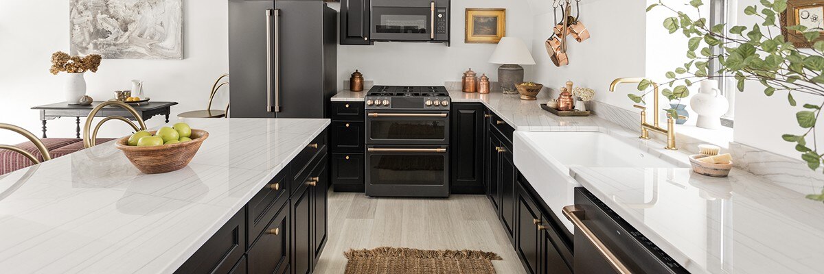 DAL_GoodBones_S7E8_Carriage_Q721_Kitchen_31_banner