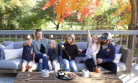 Making Pretty Spaces Instagram Influencer Jennifer Gizzi with her husband and children.