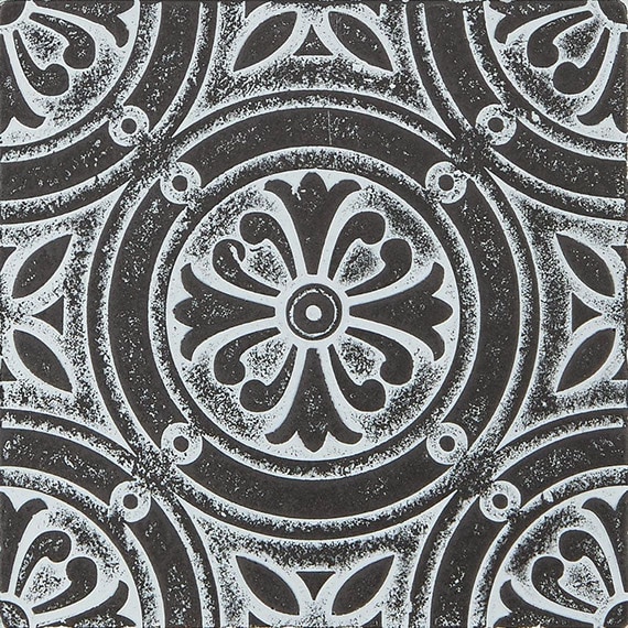 DAL_VM02_WhitewashIron_Rosette_swatch